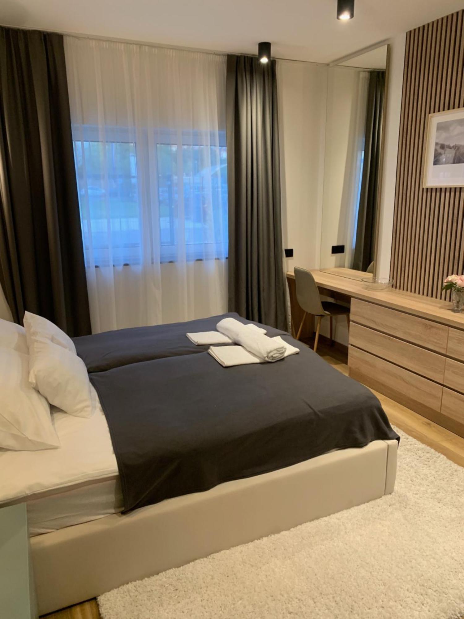 2 Bedroom Appartement *
