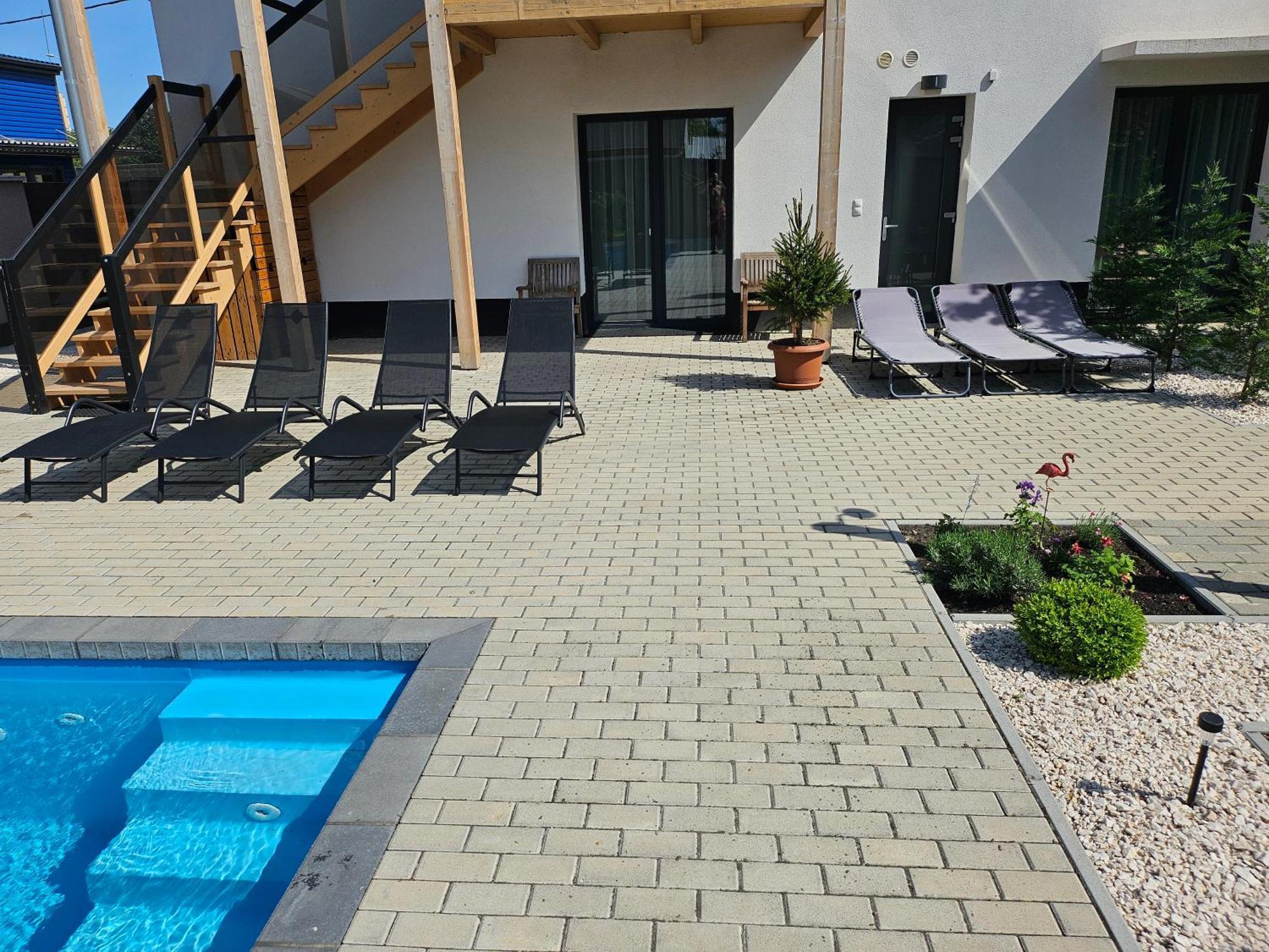 2 Bedroom Appartement *